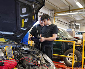 Oxnard College Auto Technology Program is Zooming Along With New Ford Partnership Oxnard College Auto Technology Program is Zooming Along With New Ford Partnership
