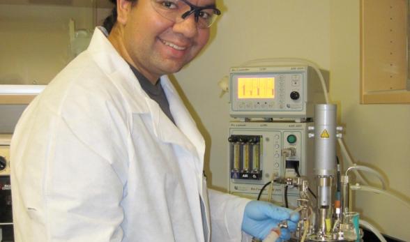 Moorpark College Student in Biotech Lab