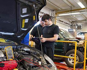 2019-oc-automotive-tech-fall81_sm.jpeg 2019-oc-automotive-tech-fall81_sm.jpeg