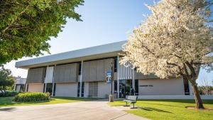 Fountain hall building at Moorpark College Fountain hall building at Moorpark College